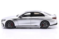 Mercedes-Benz AMG E 53 Hybrid 4Matic+ (W214) 2024 hightechsilber 1:18 NZG