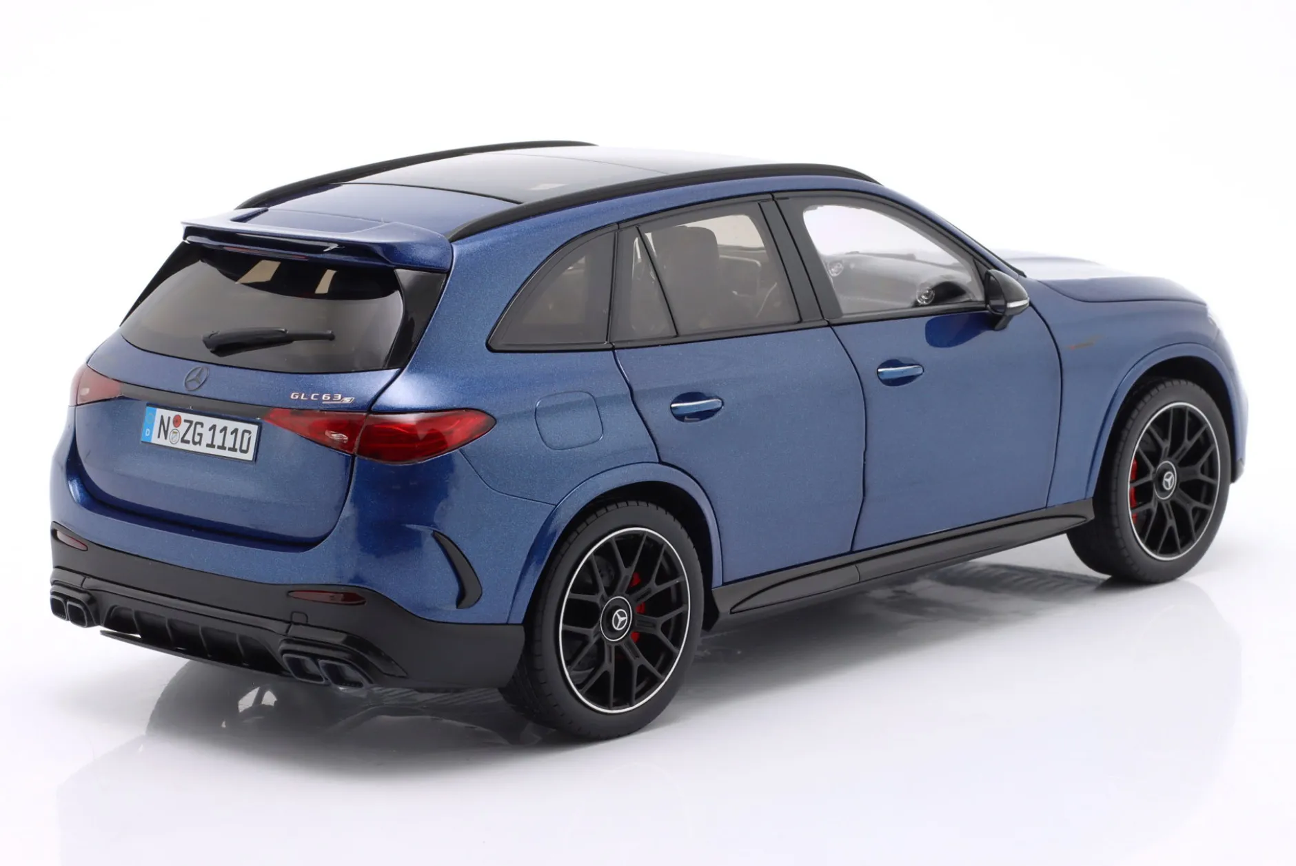 Mercedes-Benz AMG GLC 63 S E Performance spektralblau 1:18 NZG