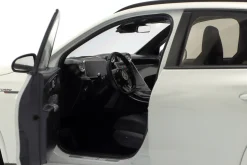 Mercedes-Benz AMG GLC 63 S E Performance opalithweiß 1:18 NZG