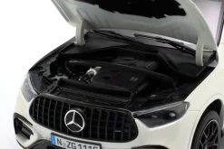 Mercedes-Benz AMG GLC 63 S E Performance opalithweiß 1:18 NZG