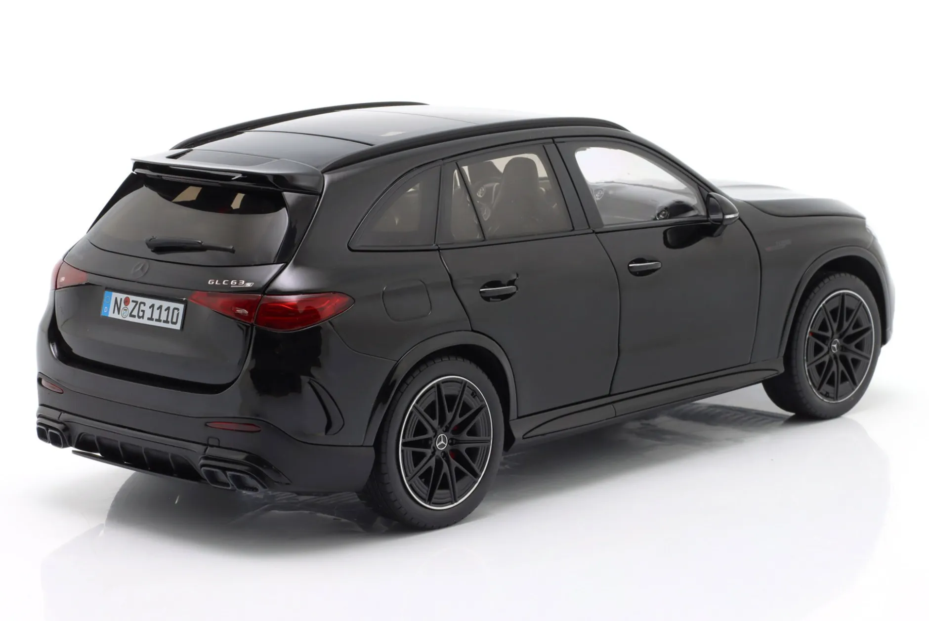 Mercedes-Benz AMG GLC 63 S E Performance obsidianschwarz 1:18 NZG