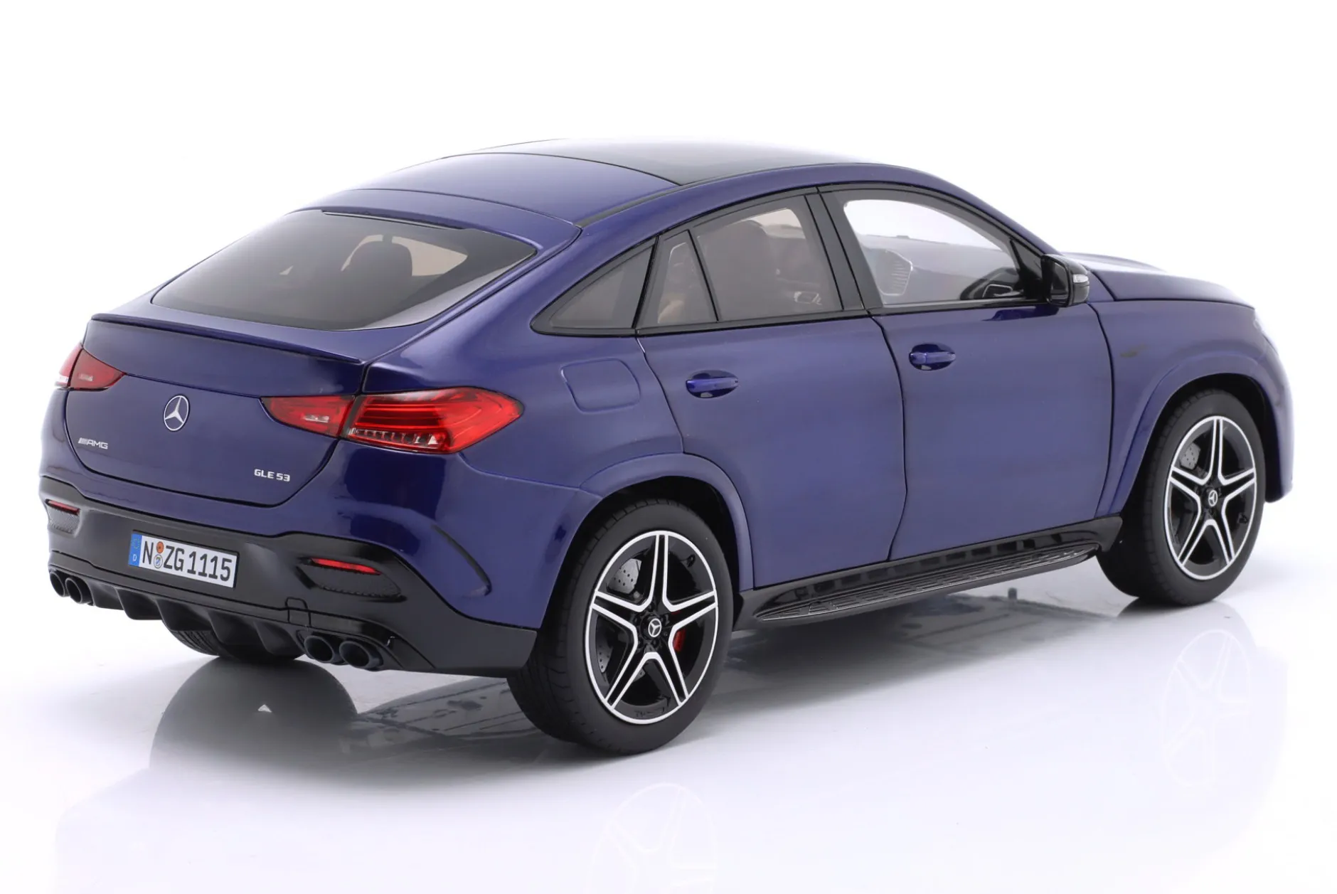 Mercedes-Benz AMG GLE 53 4Matic+ Coupe Baujahr 2023 mystikblau 1:18 NZG