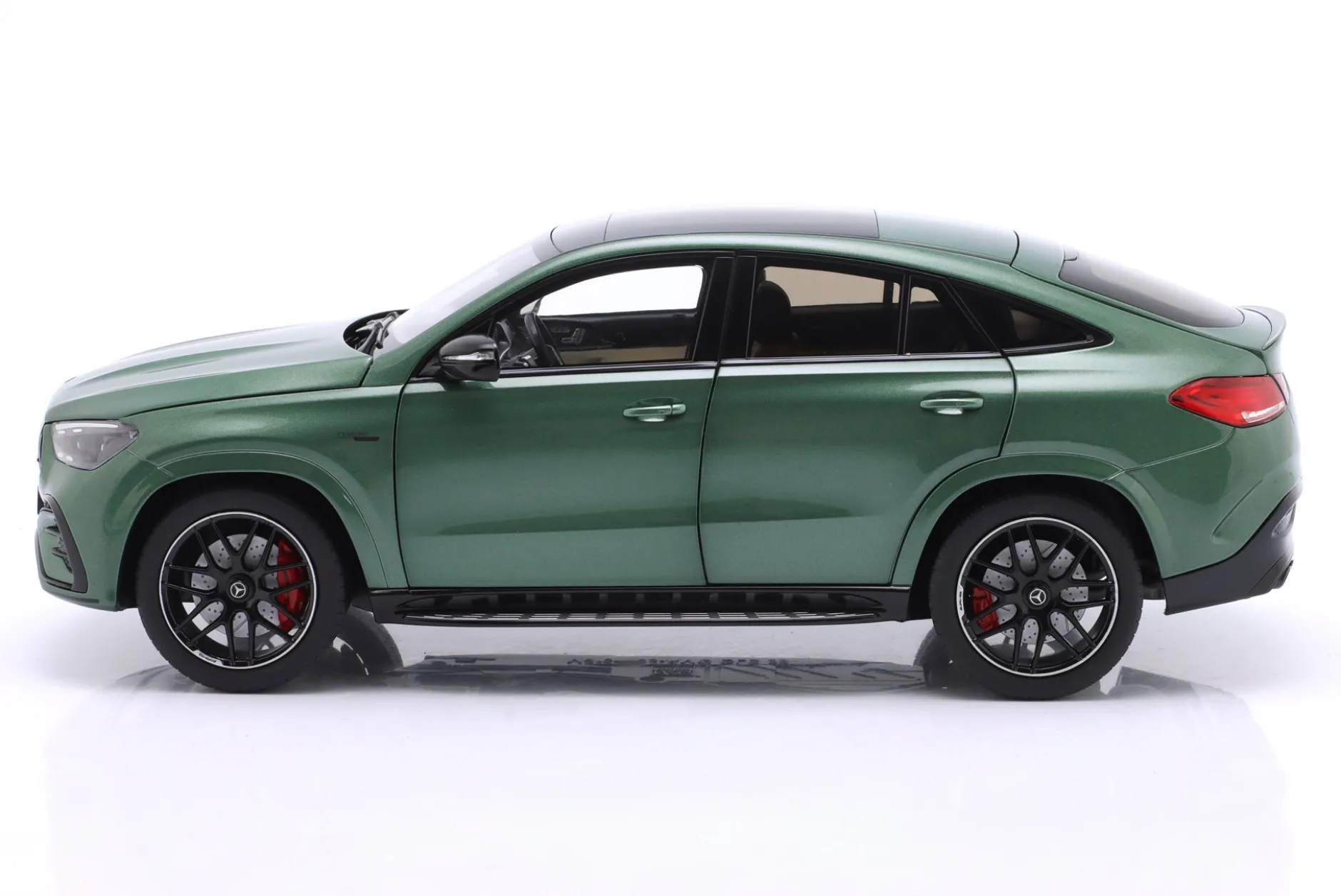 Mercedes-Benz AMG GLE 53 4Matic+ Coupe Baujahr 2023 irlandgrün 1:18 NZG