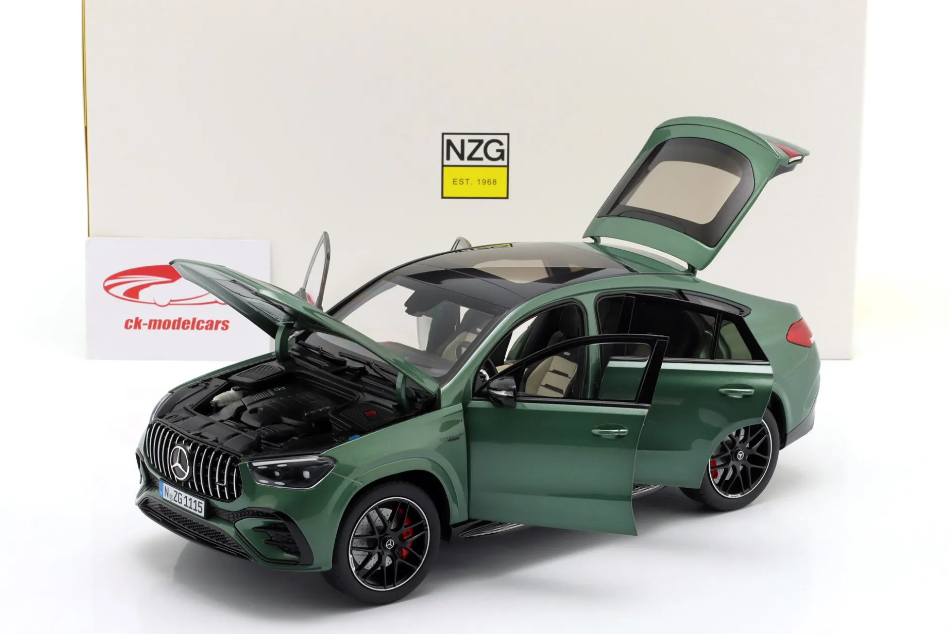 Mercedes-Benz AMG GLE 53 4Matic+ Coupe Baujahr 2023 irlandgrün 1:18 NZG