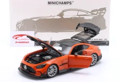 Mercedes-Benz AMG GT Baujahr 2021 orange / silberne Felgen 1:18 Minichamps