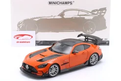 Mercedes-Benz AMG GT Baujahr 2021 orange / silberne Felgen 1:18 Minichamps