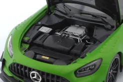 Mercedes-Benz AMG GT Black Series Baujahr 2021 mattgrün metallic 1:18 Minichamps