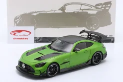 Mercedes-Benz AMG GT Black Series Baujahr 2021 mattgrün metallic 1:18 Minichamps