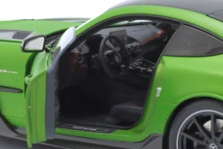 Mercedes-Benz AMG GT Black Series Baujahr 2021 mattgrün metallic 1:18 Minichamps