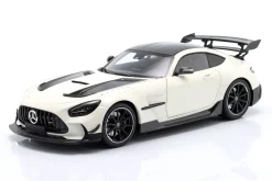 Mercedes-Benz AMG GT Black Series Baujahr 2021 weiß metallic 1:18 Minichamps