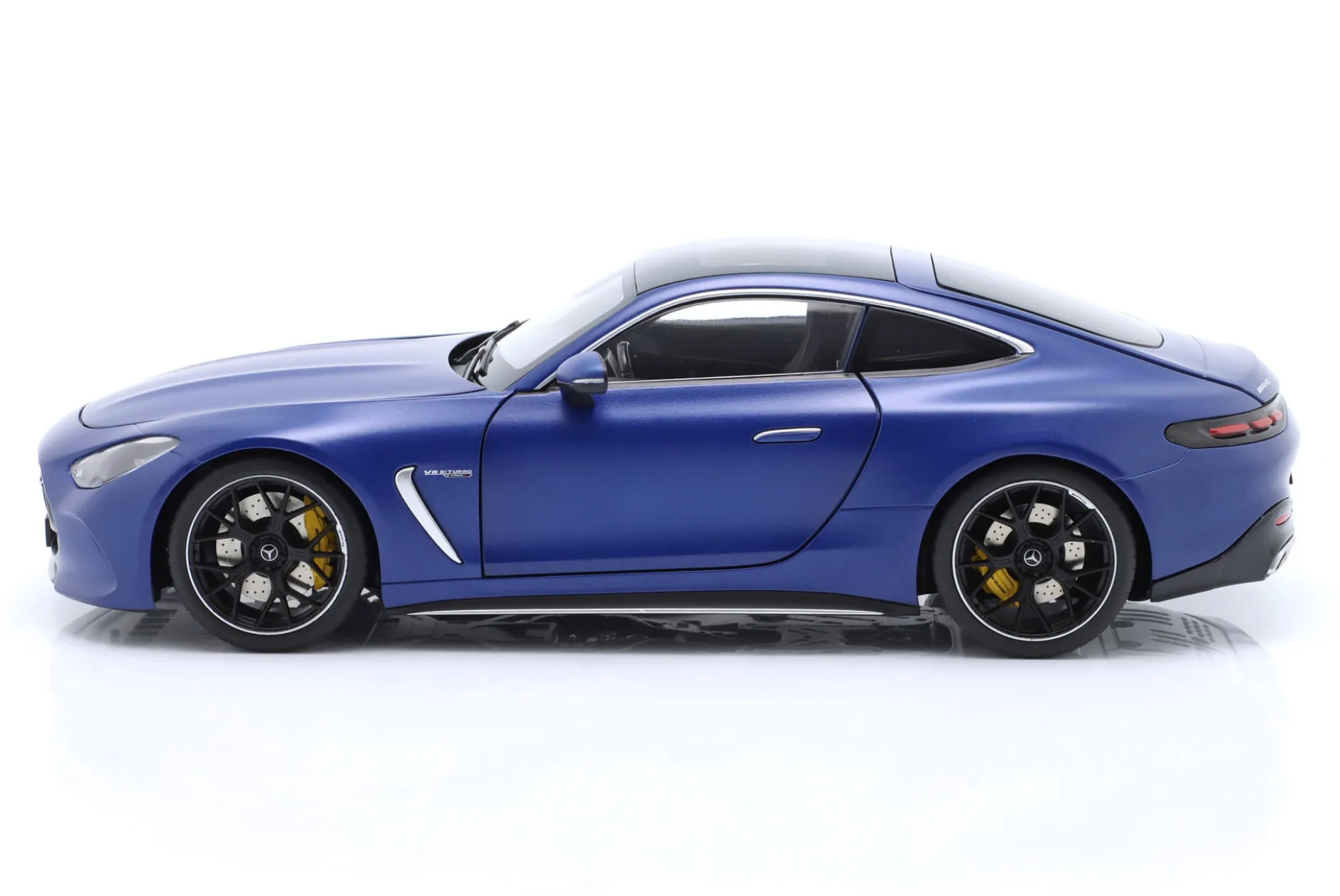 Mercedes-Benz AMG GT 63 4Matic+ spektralblau 1:18 NZG