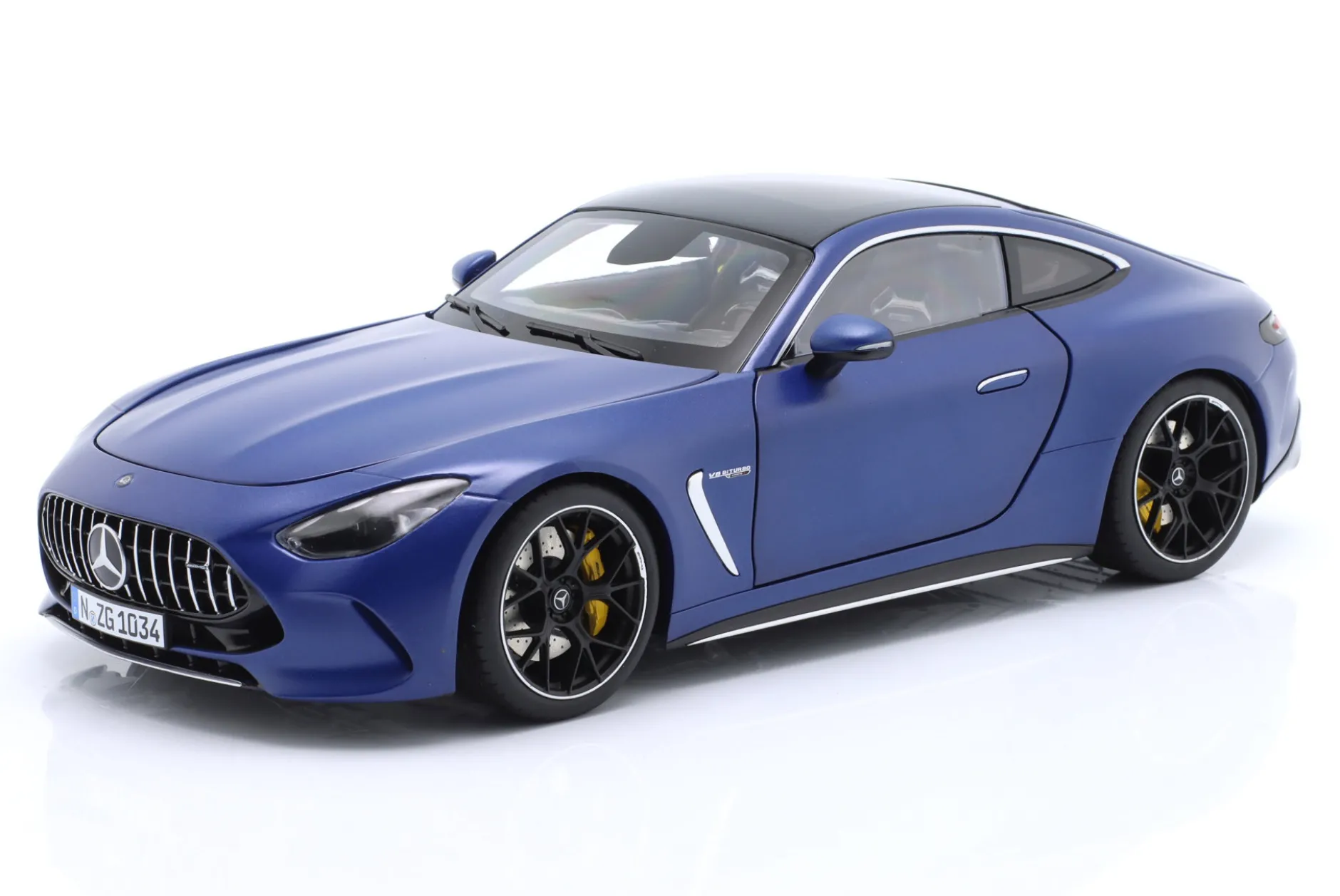 Mercedes-Benz AMG GT 63 4Matic+ spektralblau 1:18 NZG