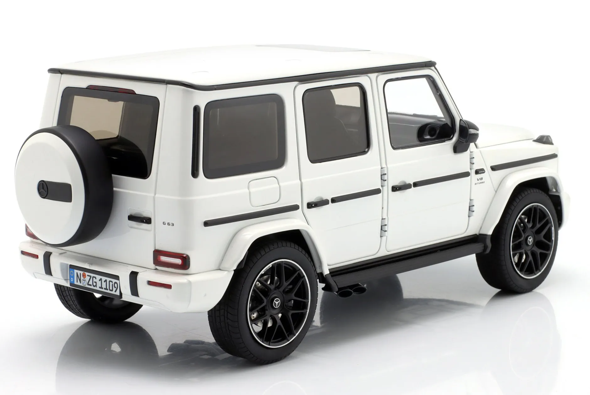 Mercedes-Benz AMG G63 (W465) Baujahr 2025 polarweiß 1:18 NZG