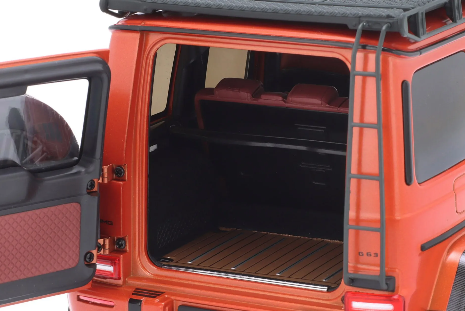 Mercedes-Benz AMG G63 (W463) 4x4 2022 kupferorange magno 1:18 iScale