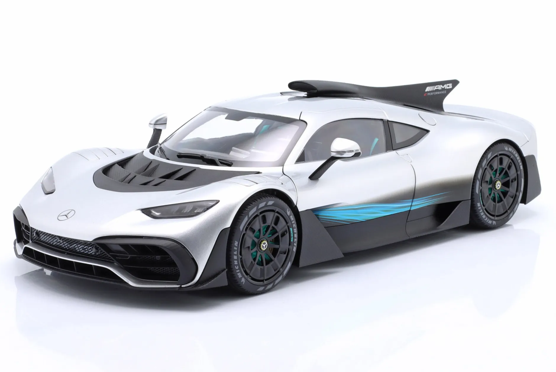 Mercedes-Benz AMG ONE (C298) hightech silber 1:12 NZG