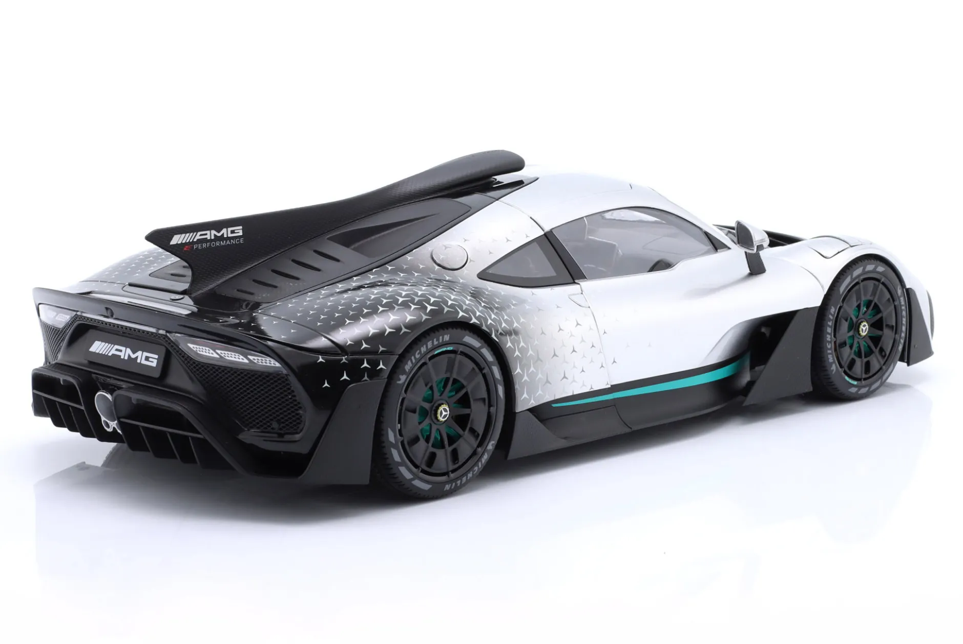 Mercedes-Benz AMG ONE (C298) hightech silber 1:12 NZG