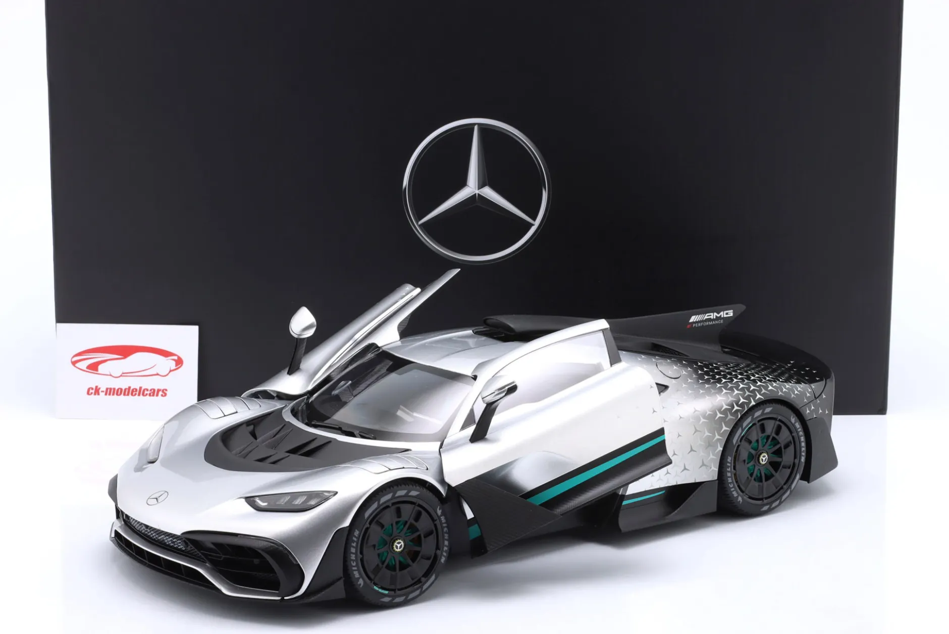 Mercedes-Benz AMG ONE (C298) hightech silber 1:12 NZG