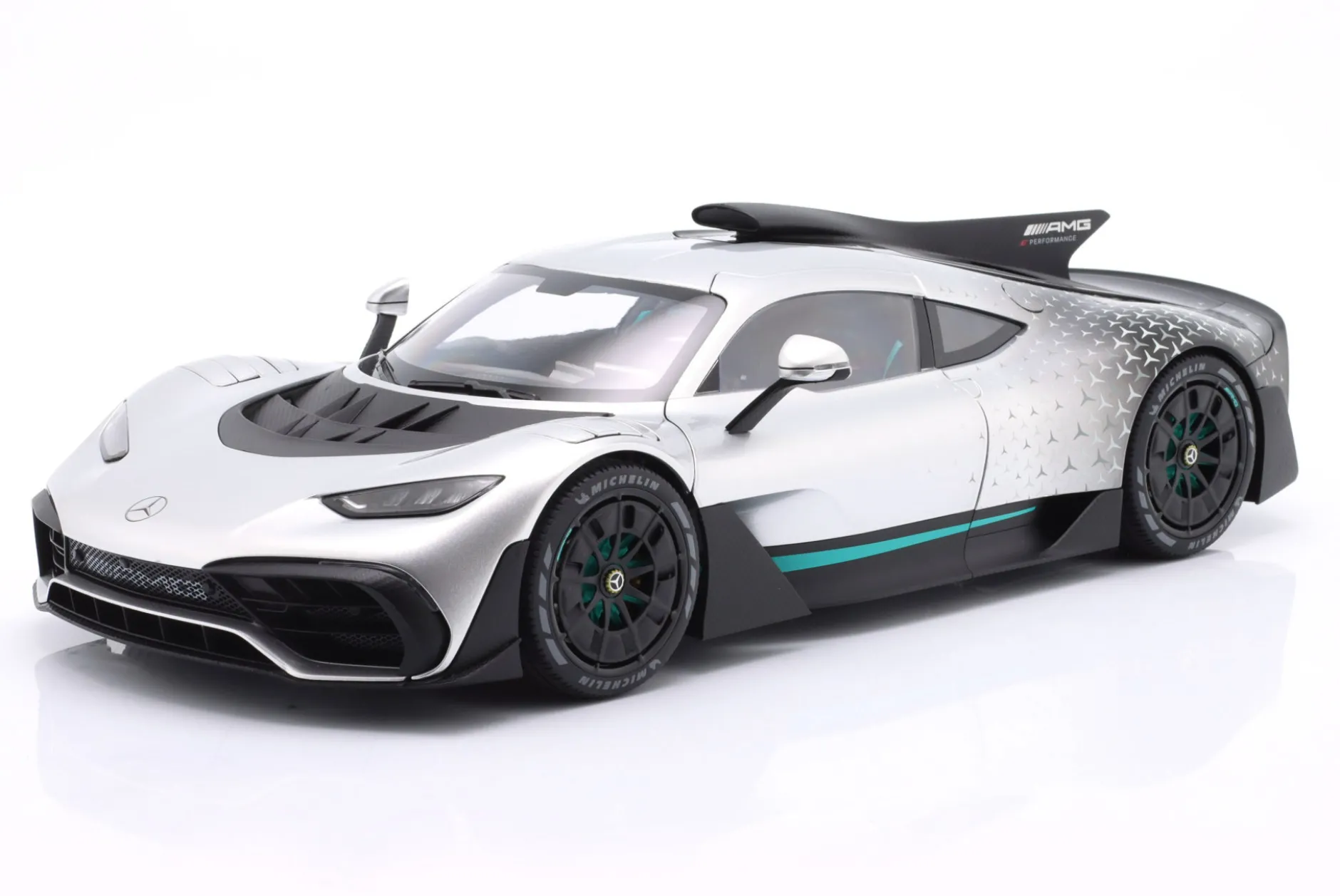 Mercedes-Benz AMG ONE (C298) hightech silber 1:12 NZG
