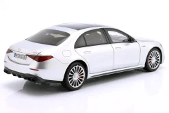 Mercedes-Benz AMG S 63 E Performance Baujahr 2022 hightechsilber 1:18 NZG