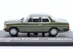 Mercedes-Benz 230CE (W123) Baujahr 1982 dunkelgrün metallic 1:43 Minichamps
