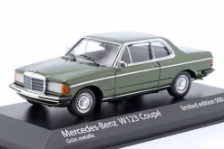Mercedes-Benz 230CE (W123) Baujahr 1982 dunkelgrün metallic 1:43 Minichamps