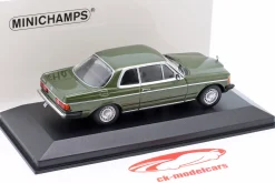 Mercedes-Benz 230CE (W123) Baujahr 1982 dunkelgrün metallic 1:43 Minichamps