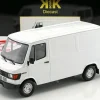 Mercedes-Benz 208 D Transporter Baujahr 1988 weiß 1:18 KK-Scale