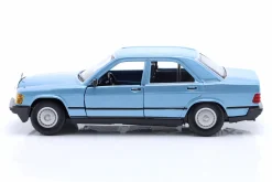 Mercedes-Benz 190E 2.6 Baujahr 1987 diamantblau 1:24 Bburago