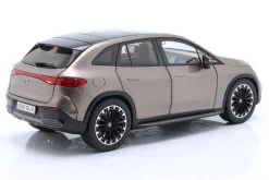 Mercedes-Benz EQE SUV (X294) Baujahr 2023 samtbraun metallic 1:18 NZG