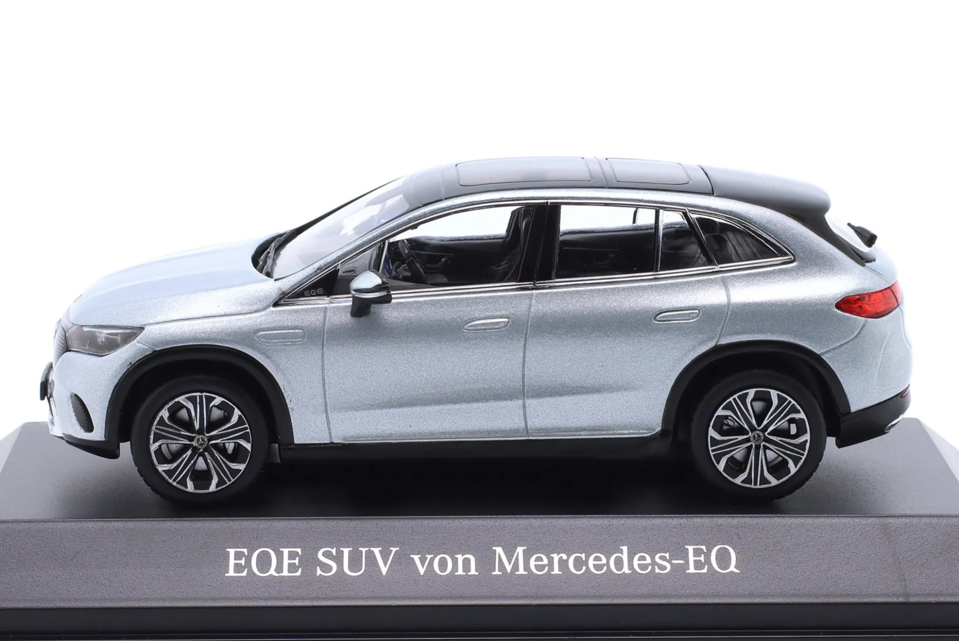 Mercedes-Benz EQE SUV (X294) Baujahr 2023 hightechsilber 1:43 Spark