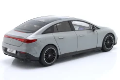 Mercedes-Benz EQE (V295) Baujahr 2022 alpingrau 1:18 NZG