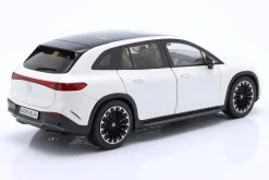 Mercedes-Benz EQS SUV (X296) Baujahr 2022 diamantweiß 1:18 NZG