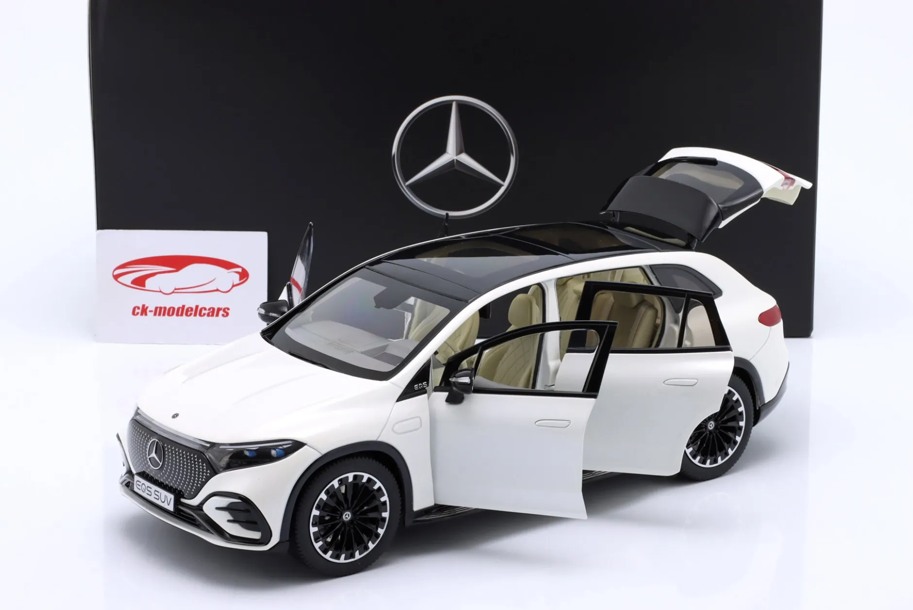 Mercedes-Benz EQS SUV (X296) Baujahr 2022 diamantweiß 1:18 NZG