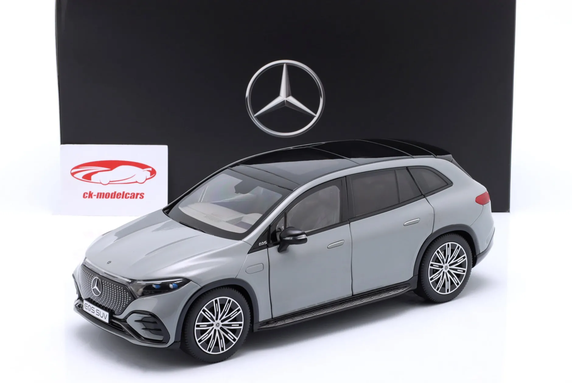 Mercedes-Benz EQS SUV (X296) Baujahr 2022 alpingrau 1:18 NZG