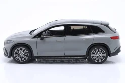 Mercedes-Benz EQS SUV (X296) Baujahr 2022 alpingrau 1:18 NZG