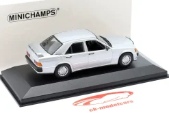 Mercedes-Benz 190E 2.3 (W201) Baujahr 1984 brillantsilber 1:43 Minichamps