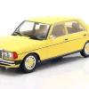 Mercedes-Benz 230E (W123) Limousine Baujahr 1975 gelb 1:18 KK-Scale