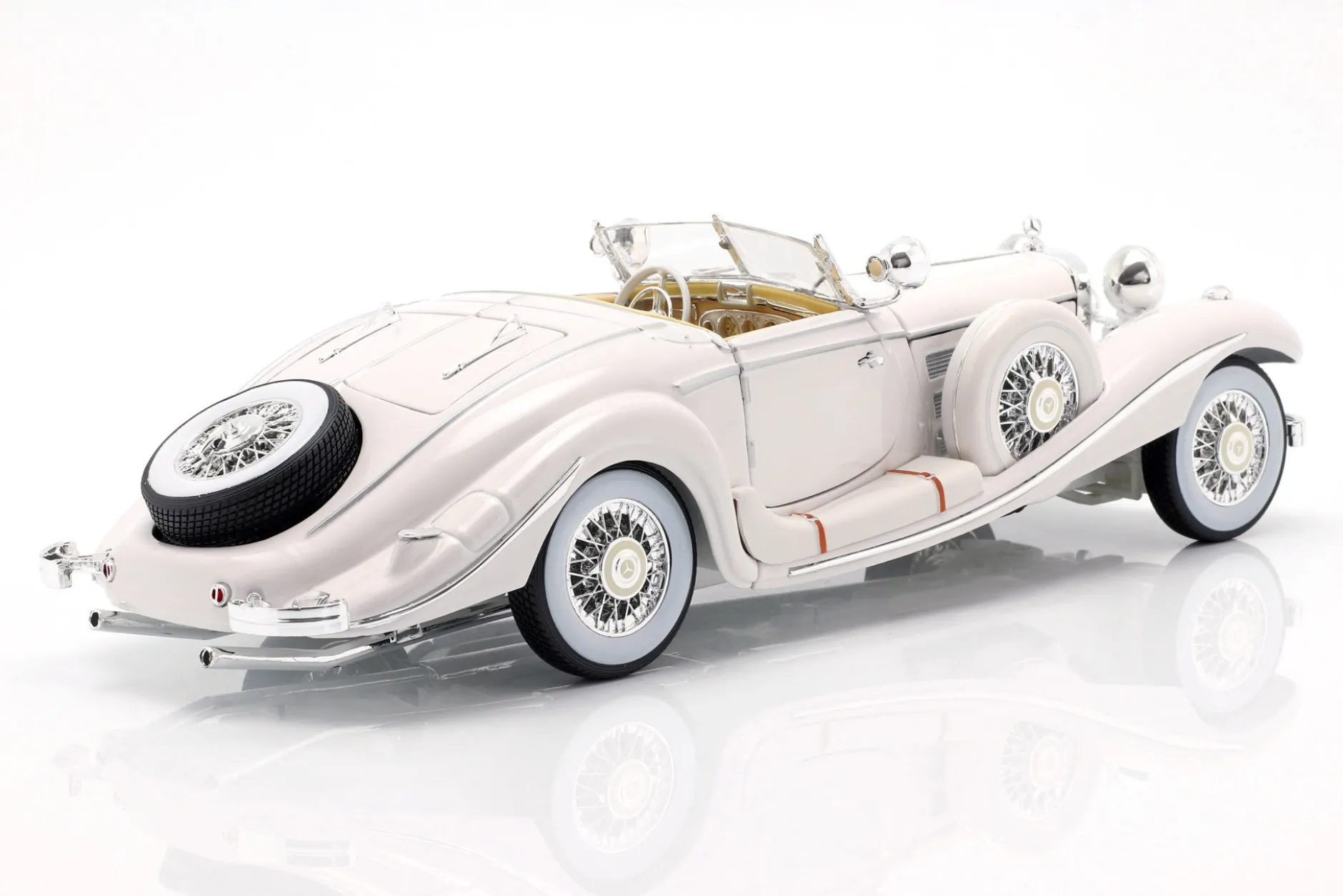 Mercedes Benz 500 K Specialroadster Bj. 1936 weiß 1:18 Maisto