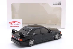 Mercedes-Benz MB 190 (W201) EVO II Baujahr 1990 schwarz 1:18 Solido