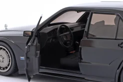 Mercedes-Benz MB 190 (W201) EVO II Baujahr 1990 schwarz 1:18 Solido