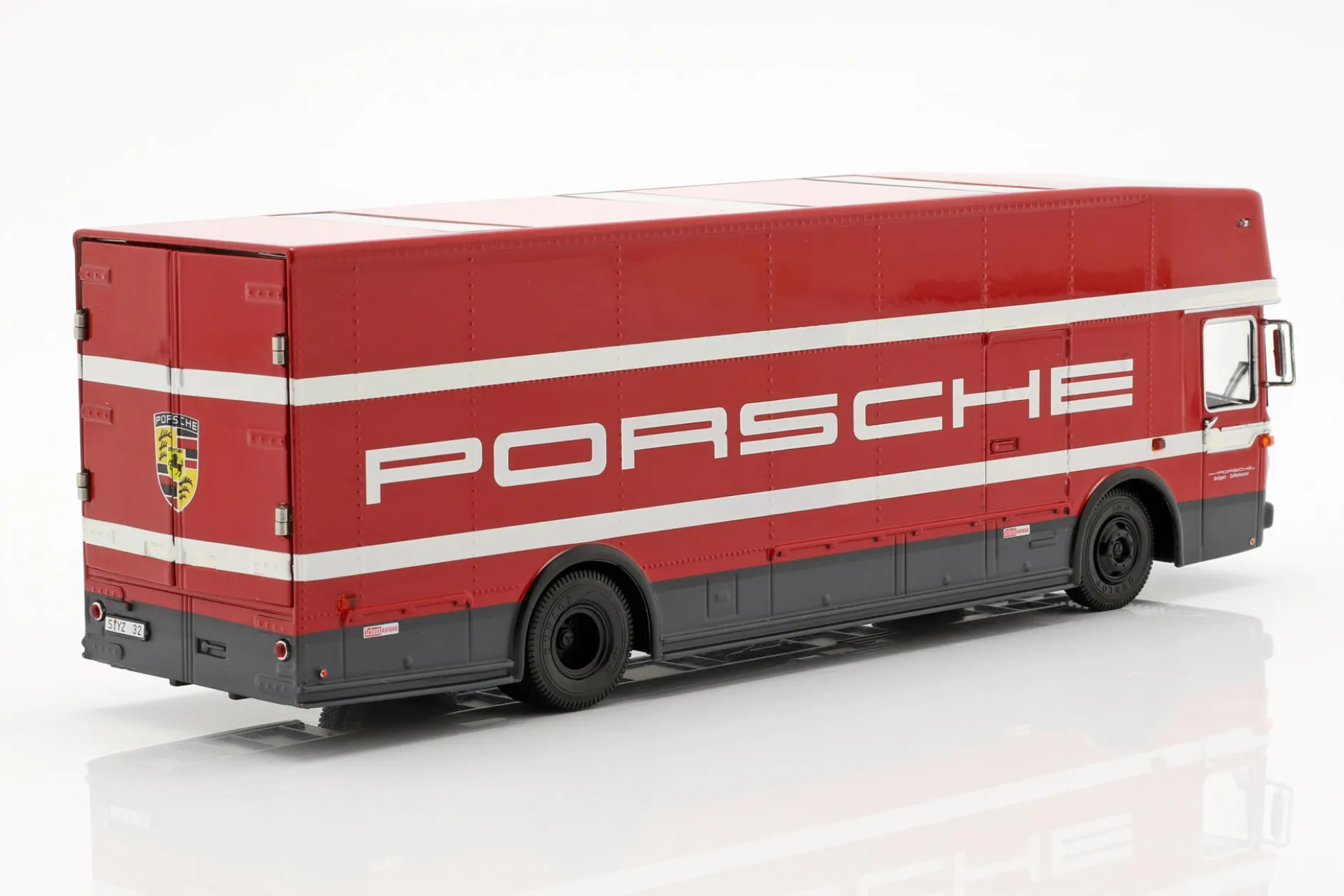 Mercedes-Benz O 317 Renntransporter Porsche Motorsport rot 1:43 Schuco