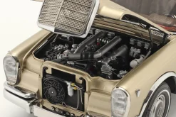 Mercedes-Benz 600 Pullman Landaulet (W100) 1965-81 beige / braun 1:18 CMC