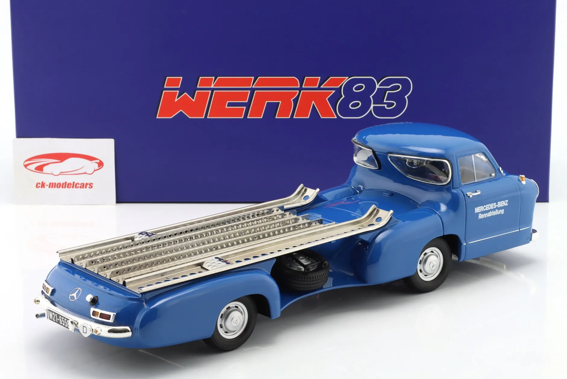 Mercedes-Benz Renntransporter Das blaue Wunder Baujahr 1955 blau 1:18 WERK83