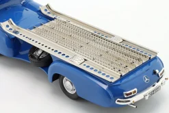 Mercedes-Benz Renntransporter Das blaue Wunder Baujahr 1955 blau 1:18 WERK83