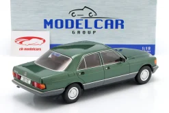 Mercedes-Benz S-Klasse (W126) Baujahr 1979 dunkelgrün metallic 1:18 ModelCarGroup