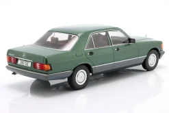 Mercedes-Benz S-Klasse (W126) Baujahr 1979 dunkelgrün metallic 1:18 ModelCarGroup