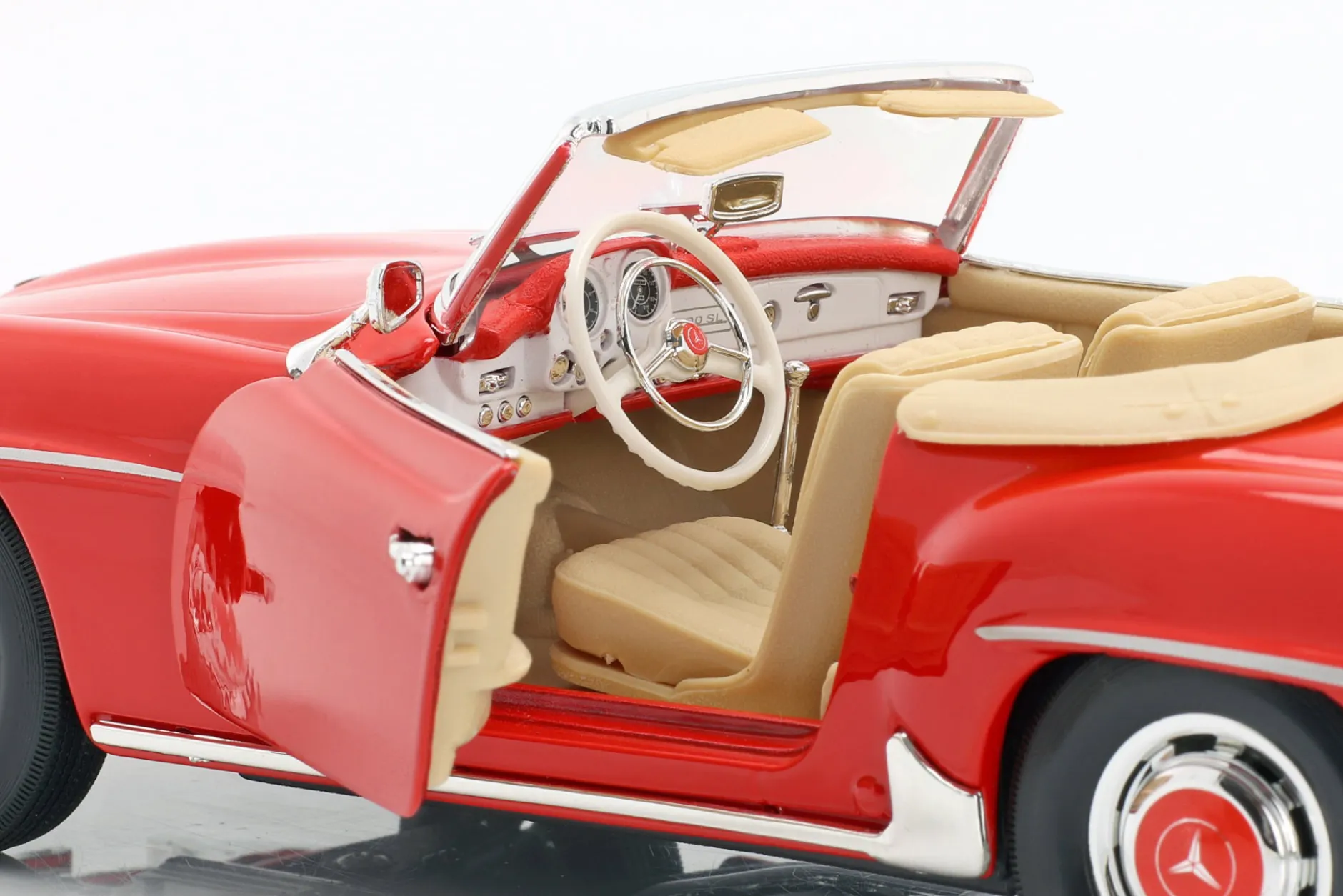 Mercedes-Benz 190 SL Baujahr 1955 rot 1:18 Maisto