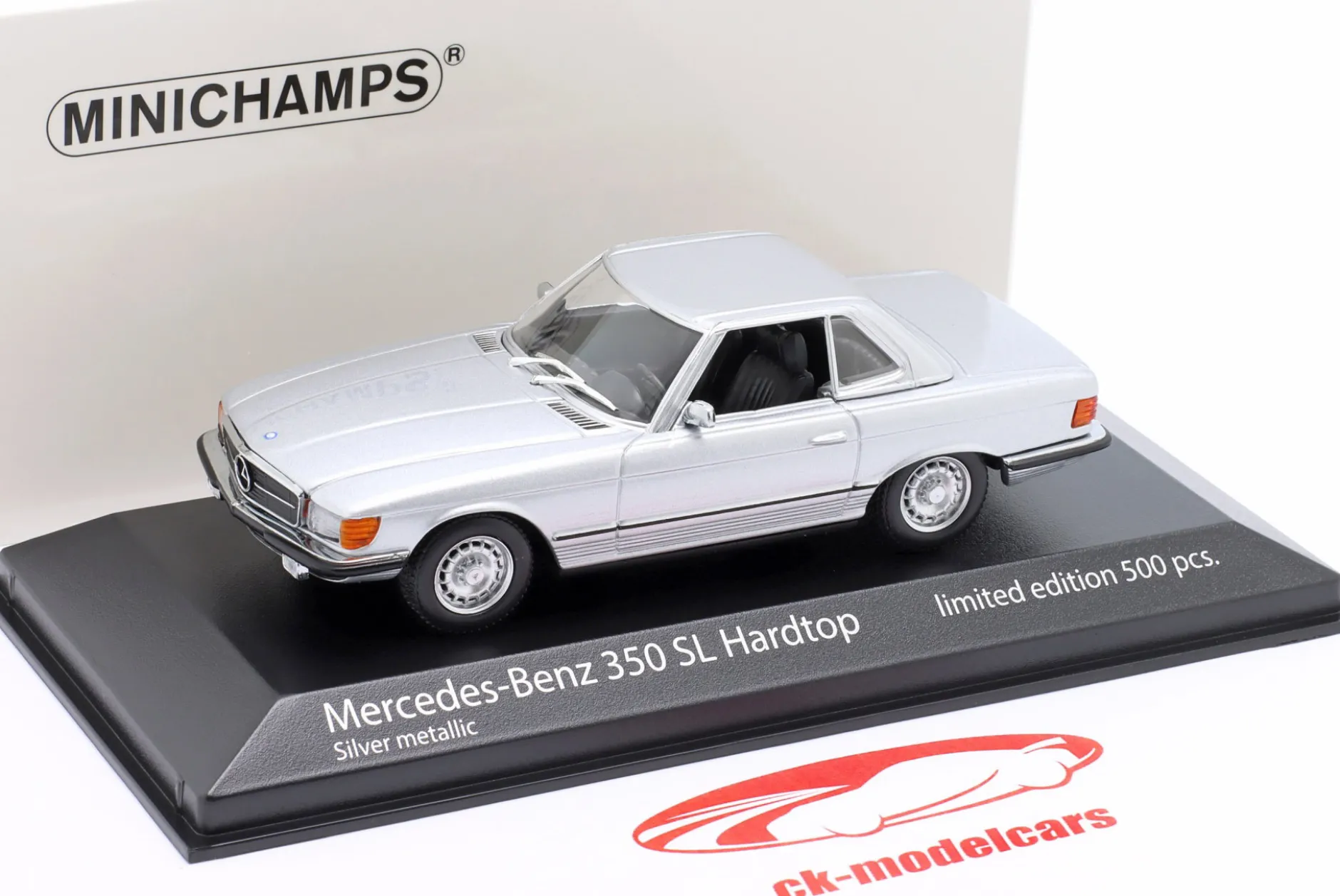 Mercedes-Benz 350 SL (R107) Hardtop Baujahr 1974 silber metallic 1:43 Minichamps