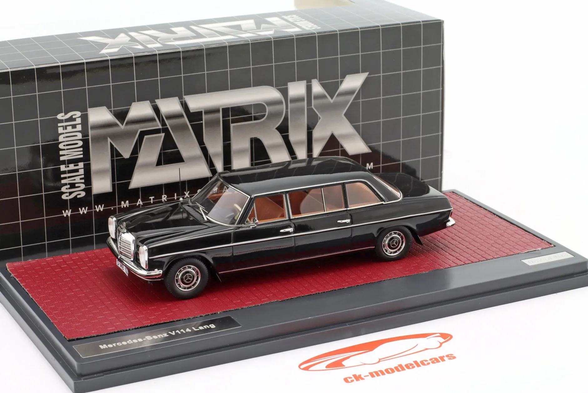 Mercedes-Benz V114 Lang Baujahr 1969 schwarz 1:43 Matrix