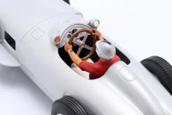 Mercedes-Benz W196 Plain Body Edition Formel 1 1955 mit Fahrerfigur 1:18 WERK83